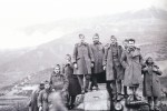 Αλβανικό μέτωπο, Έλληνες στρατιώτες σε τεθωρακισμένο (φωτ. Λάζαρος Ακκερμανίδης), 1940. Αρχείο Λάζαρου Ακκερμανίδη.